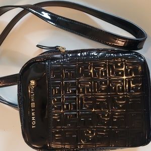 Tommy Hilfiger Black Crossbody Bag.  FF63